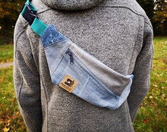 Crossbag | Jeans small slanted zip running bag