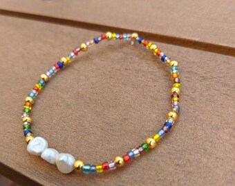 Braccialetto a strati di perline d'acqua dolce e arcobaleno / braccialetto di perline finte estetiche / braccialetto multi perla / braccialetto di perline Indy