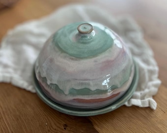 Handcrafted Ceramic Cheese Dome – Perfect for Stylish Cheese Storage