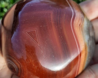 AGATE Tumbled Banded Stone – Large Polished Earthy Crystal from Madagascar, AAA Quality