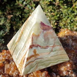 Pierre gemme pyramidale naturelle GREEN ONYX, haute qualité GRADE A, 7,5 cm