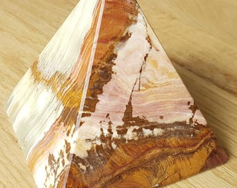 Natural GREEN ONYX Pyramid Gemstone, Grade A, 10cm