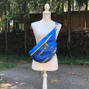 XL Bum bag aus Ikea Taschen Bauchtasche special Recycling fanny pack Crossbody upcycling fashion unisex Tasche Taschenset