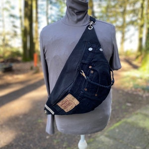 XL Bum bag Vintage made from Levis 501 jeans belly bag special fanny pack Crossbody upcycling unisex bag Slingbag hip bag