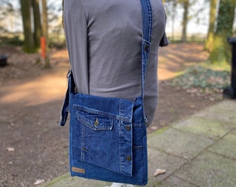 Jeans bag made from denim jacket recyclable redesign unique piece handmade unisex bag sustainable vintage