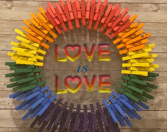 El amor es amor, arcoíris, bandera del orgullo, corona con pinzas para la ropa, corona para puerta de entrada, decoración del hogar (varios tamaños disponibles)