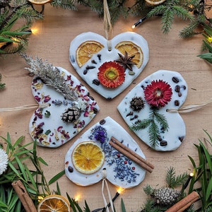 Set of 4 - Eco&Vegan Friendly Christmas and Interior Decorations/Soy Wax, Fragrances and Botanicals/Natural Baubles/flameless candle
