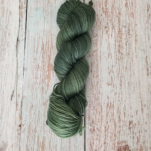 Przędza Black Hills Hand Dyed na włóczce Extrafine Superwash Merino