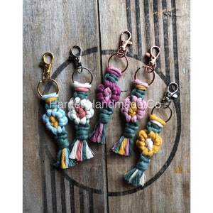 NEW COLORS! Single Daisy Flower Macrame Key Chain Clip | bohemian boho accessories bridesmaid gift ideas sunflower floral cottagecore mini