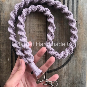 Cordão de pescoço em macramê | Suporte de clipe para crachá, roupa de trabalho, cartão de identificação de estudante universitário, acessórios boho, ideia de presente, presentes boho em volta do pescoço