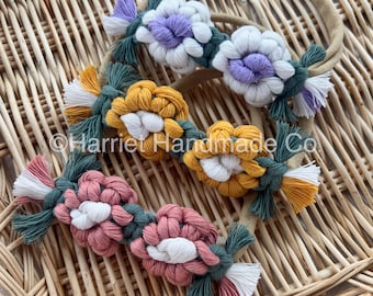 Macrame Double Daisy Bow Headband – Green Base Boho Cottagecore Stretch Hair Accessory, 50+ Colors