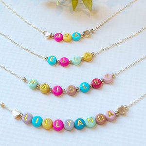 Collar con nombre y cuentas brillantes. Envío rápido. Regalo para niña. Collar personalizado para niños. Collar para niño pequeño. Regalo para niña. Collar con nombre.
