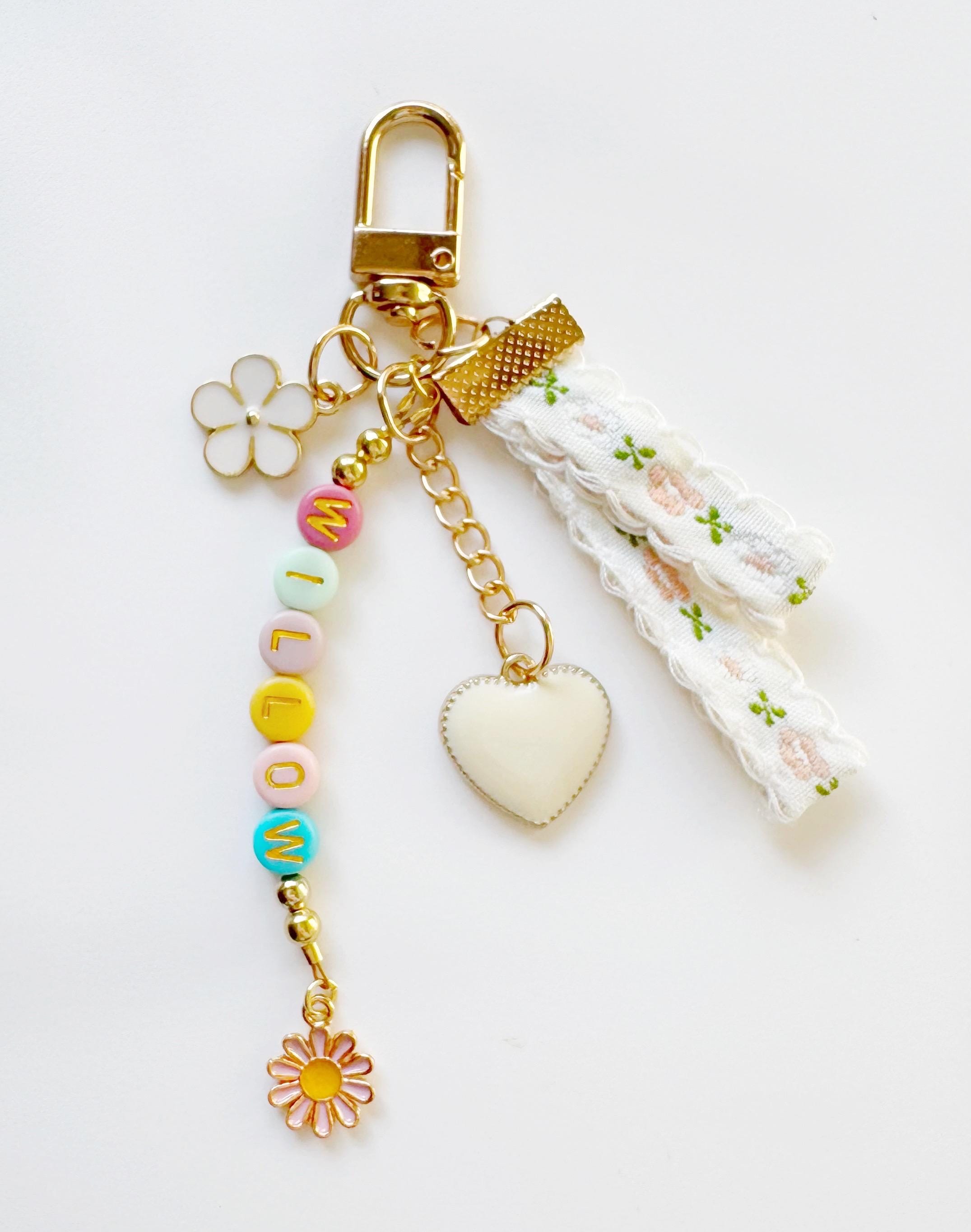 Personalized Name Keychain: Floral Ribbon, Daisy Charm - Custom ...