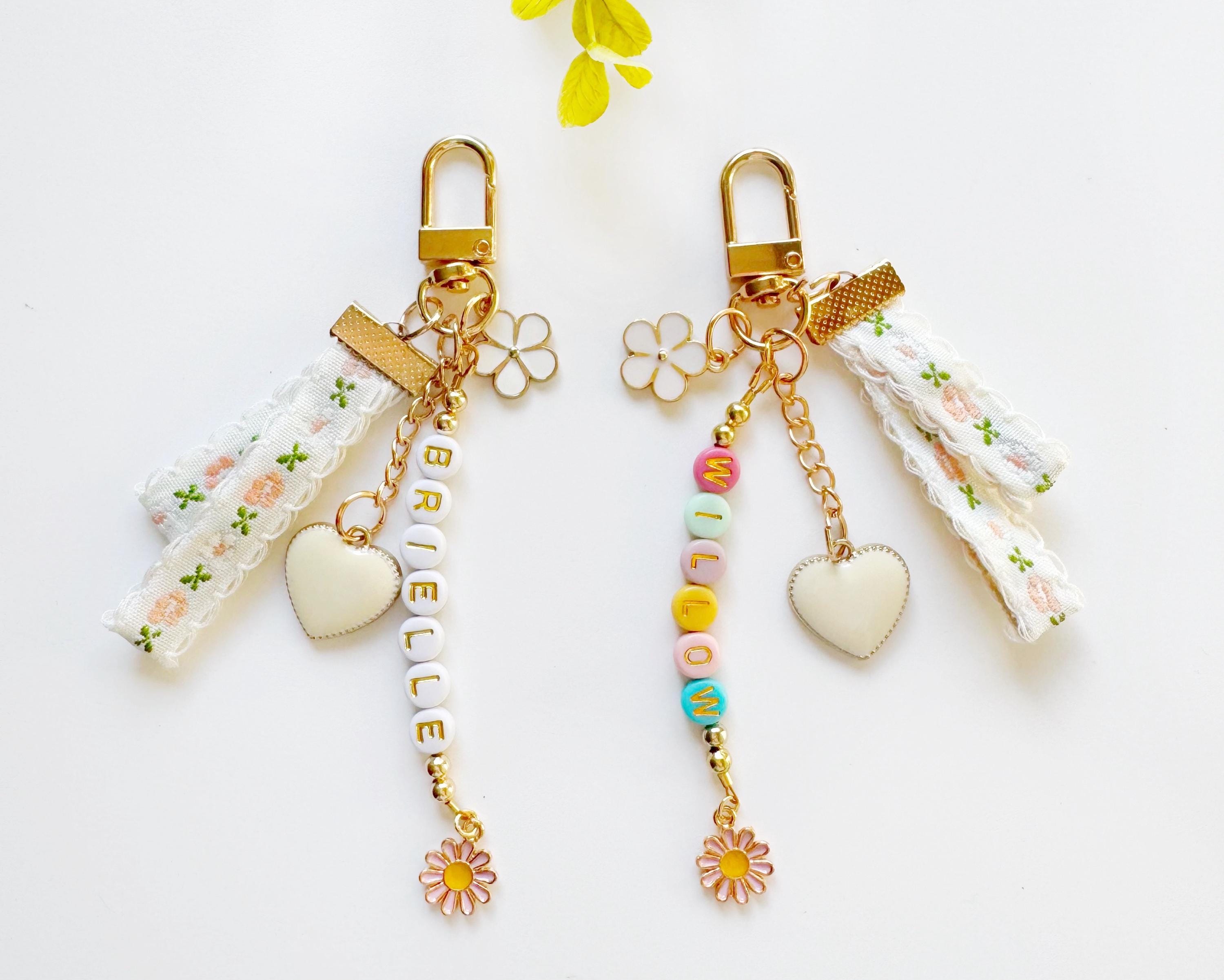 Personalized Name Keychain: Floral Ribbon, Daisy Charm - Custom ...
