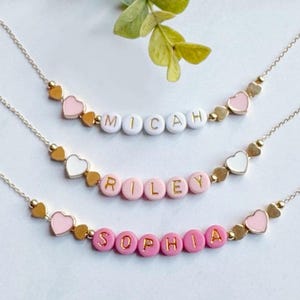 Collar con nombre de San Valentín para niñas – Regalo personalizado con forma de corazón – Envío rápido