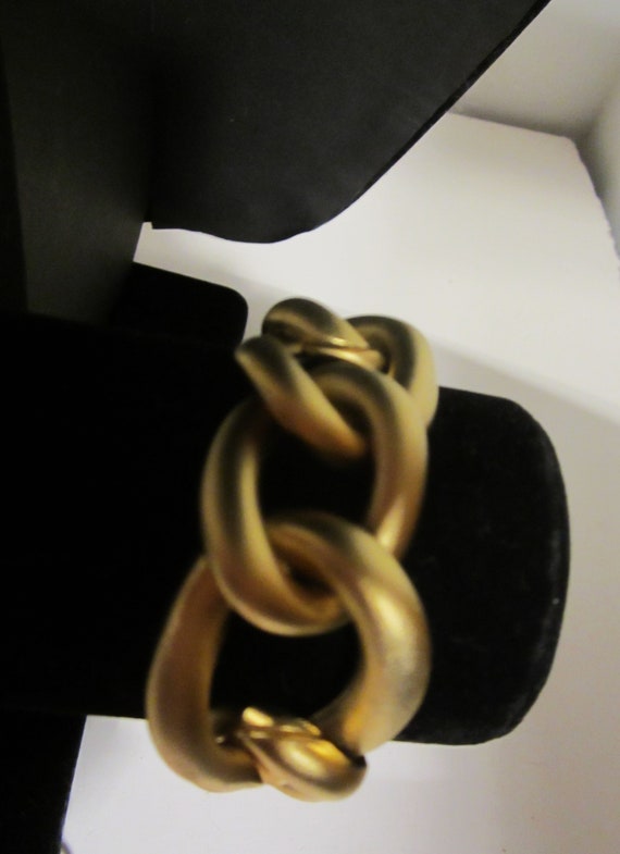 Gold toned chain bracelet - image 1