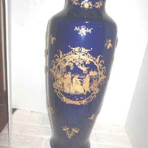 Tall floor Chinese vase with authentication on the bottom