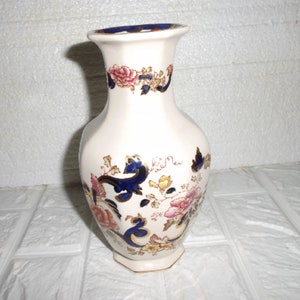 Mason&#39;s Ironstone vase