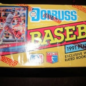Preowned unopened sealed MLB trading cards