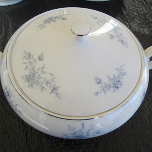 Crown Duchess Empire China covered round vegetable serving dish