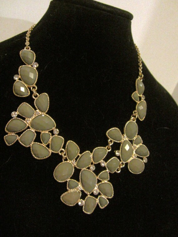 Grey* and gold toned with crystals necklace - image 4