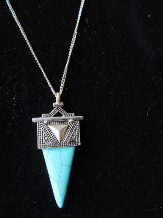 Silver and turquoise toned necklace