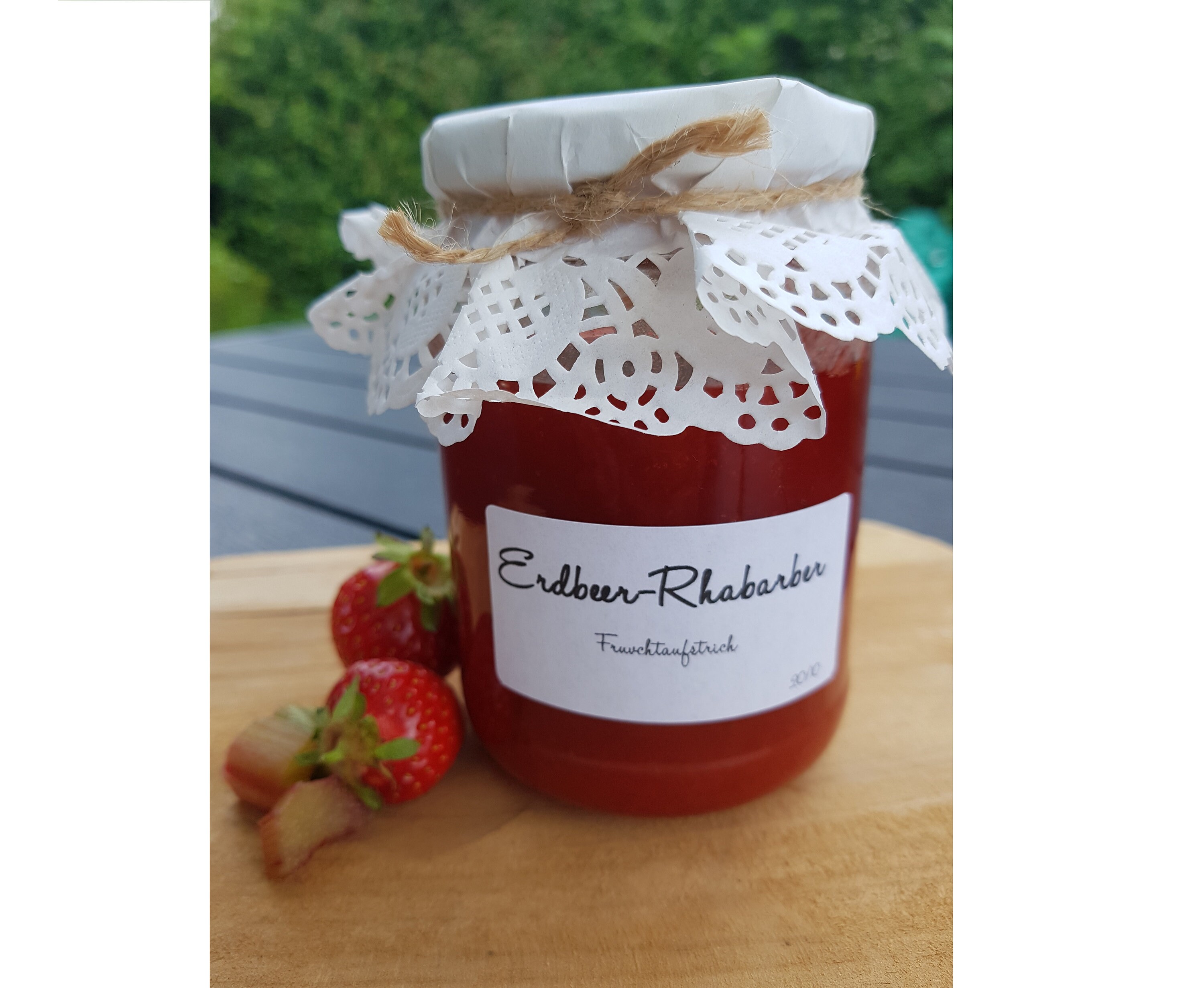 Erdbeer Rharbarber Marmelade Mit Einem Leichten Ha — Rezepte Suchen