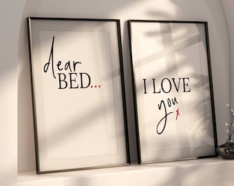 Puede incluir: Dos impresiones enmarcadas en negro con fondos blancos y texto negro. La impresión de la izquierda dice "Querido CAMA..." y la impresión de la derecha dice "Te amo" con una "x" roja después del "tú".