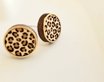 Leopard Print Stud Oorbellen, Kleine Houten ronde studs, laser gegraveerde oorbellen