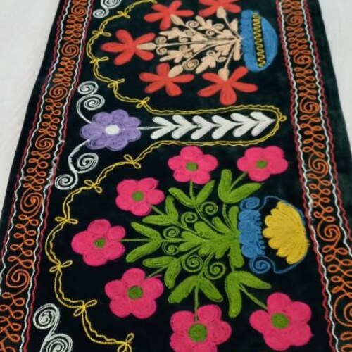 Suzani table runner, suzani silk bedcover, suzani Wall Hanging, crochet suzani, handmade suzani cover, home decorating, shops 1'21x4'92ft