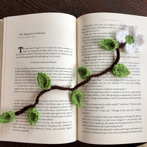 Dogwood Bookmark Crochet PDF Pattern | Beginner Easy Crochet Tutorial | Spring Tree Branch with White Flower with Stem / Leaves Craft Gift