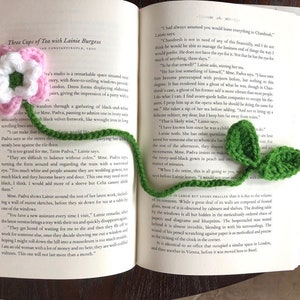 Lotus Flower Bookmark Crochet PDF Pattern | Japanese Water Flower Simple Crochet Yarn Project | Floral Book Lovers Craft | Spring Summer