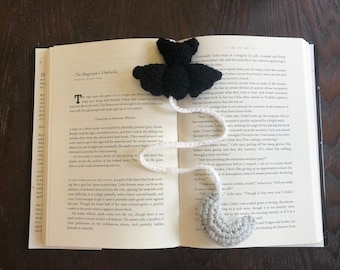 Marcapáginas de Halloween de murciélago y luna creciente a crochet (patrón PDF)