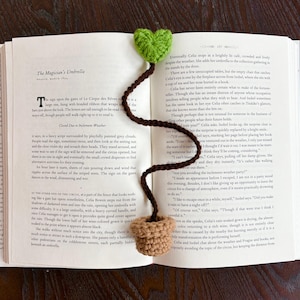 Heart Hoya Plant Crochet Bookmark PDF Pattern