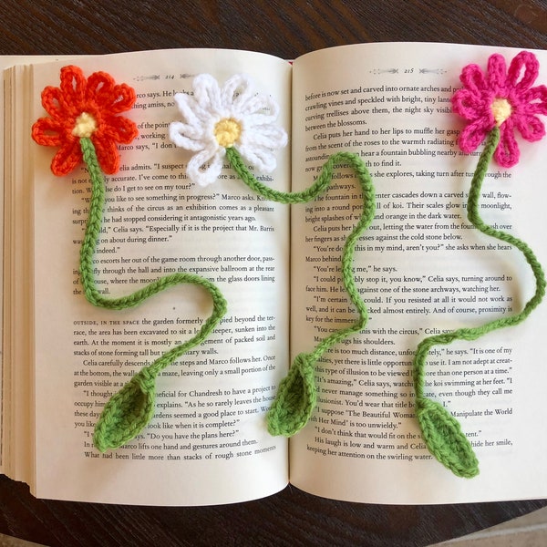 Cosmos Flower Bookmark Crochet PDF Pattern | Cute Simple Beginner Friendly Tutorial / Instructions for Craft Book Lovers | Floral Stem Leaf