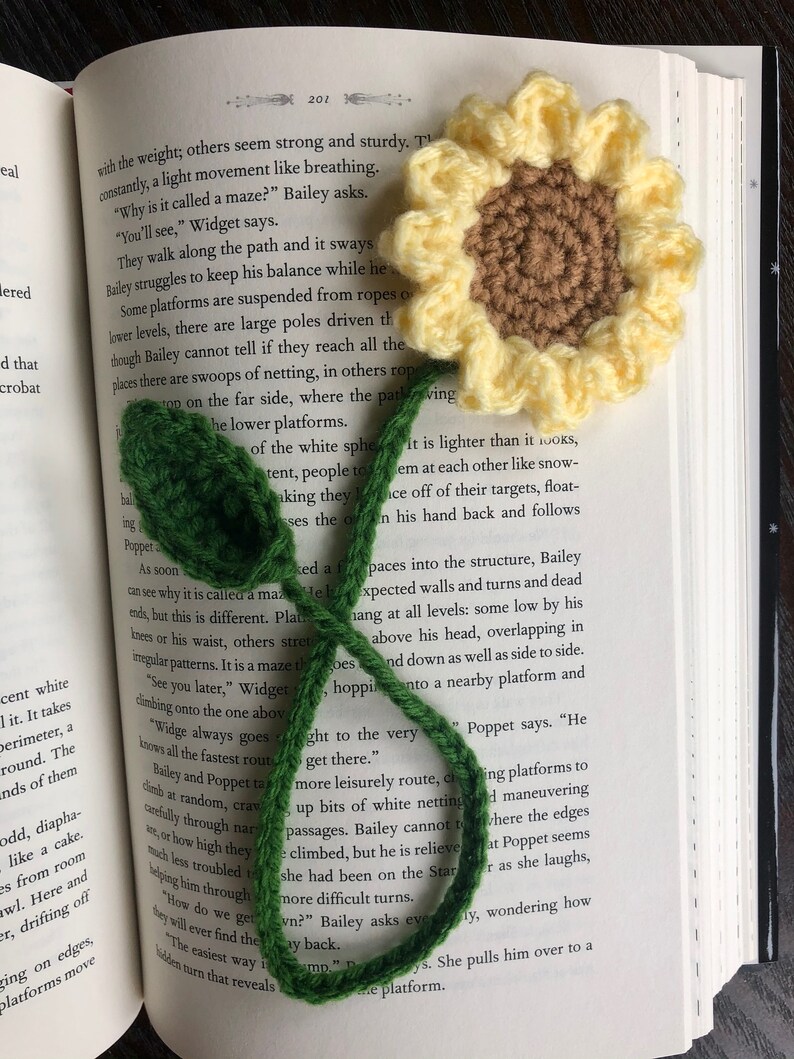 Sunflower Bookmark Crochet PDF Pattern Easy Beginner Crochet Tutorial Yellow Flower with Stem and Leaf Spring and Summer Crafts Ideas image 6