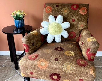 Daisy Pillow Crochet PDF Pattern | Bulky Blanket Plush Yarn Crochet Flower Beginner Instructions Spring Summer Home Decor Craft Project