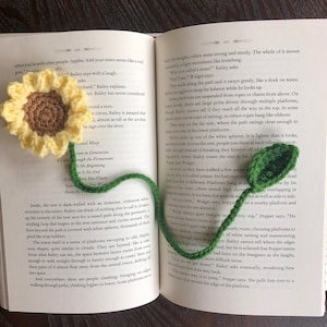 Sunflower Bookmark Crochet PDF Pattern Easy Beginner Crochet Tutorial Yellow Flower with Stem and Leaf Spring and Summer Crafts Ideas image 1