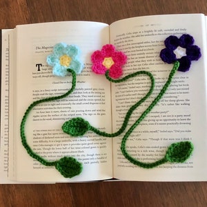 Flower Bookmark Crochet PDF Pattern | Easy Beginner Crochet Tutorial / Instructions | Spring Summer Pink Flower Bookmark with Stem and Leaf