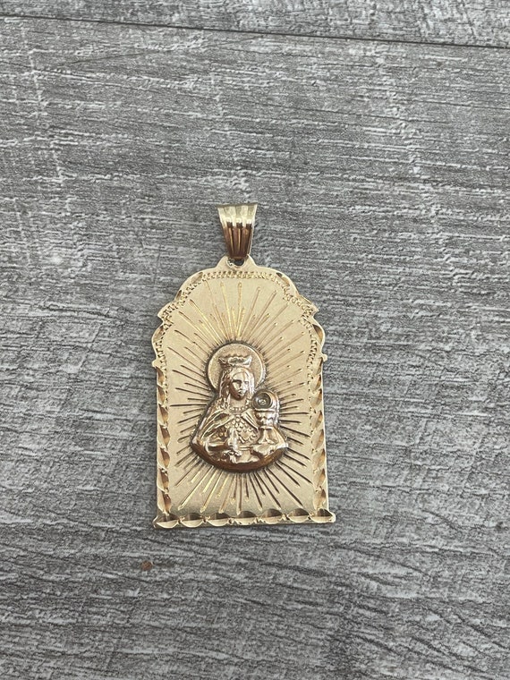 14k Yellow Gold Religious Pendant