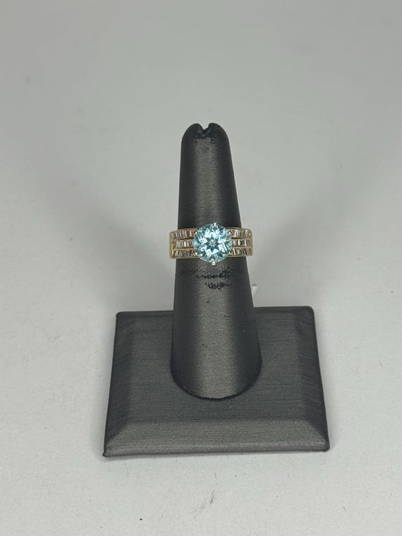 18k Yellow Gold Blue Topaz & Diamond Ring - image 3