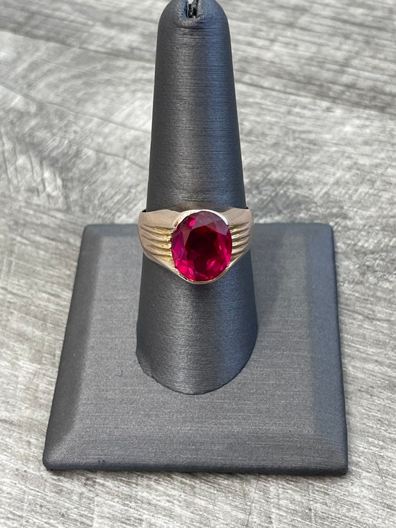 10k Yellow Gold Red Stone Ring - image 3