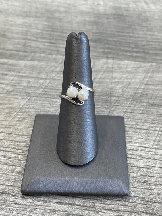 10k White Gold Double Pearl Ring