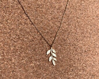 Dainty Leaf Necklace - Etsy