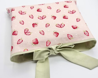 Funda acolchada para Biblia/Libro // Matcha de fresa