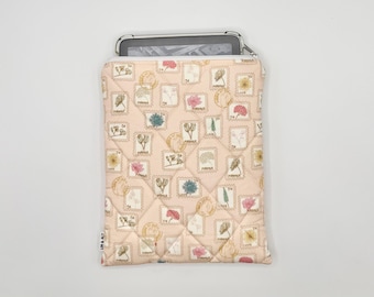 Funda acolchada para tableta, iPad y lector electrónico // Sellos de flores