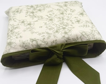 Quilted Bible Sleeve / Book Sleeve || Forest Green Floral