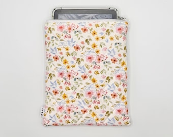 Funda acolchada para tableta, iPad y lector electrónico // Flores y lazos