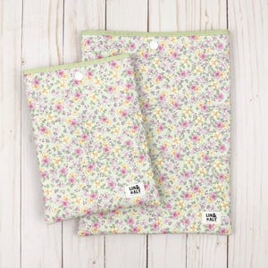 Spring Flowers Tablet Sleeve || Book Sleeve, E-Reader Cover, Tablet Protection, Kindle, iPad Sleeve, Padded Tablet Sleeve