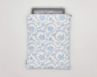 Funda acolchada para tableta, iPad y lector electrónico // Toile de Jouy azul